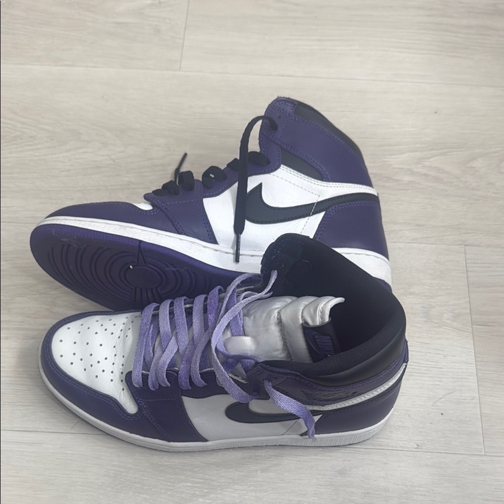 Nike Men's Purple and White Sneakers